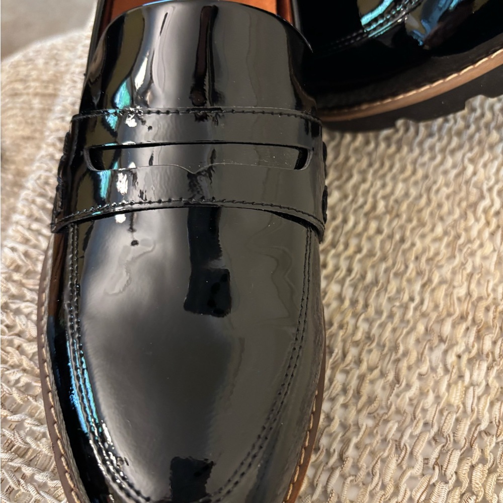 NEW Vionic Cheryl Black Patent Leather Loafers - Picture 3 of 7